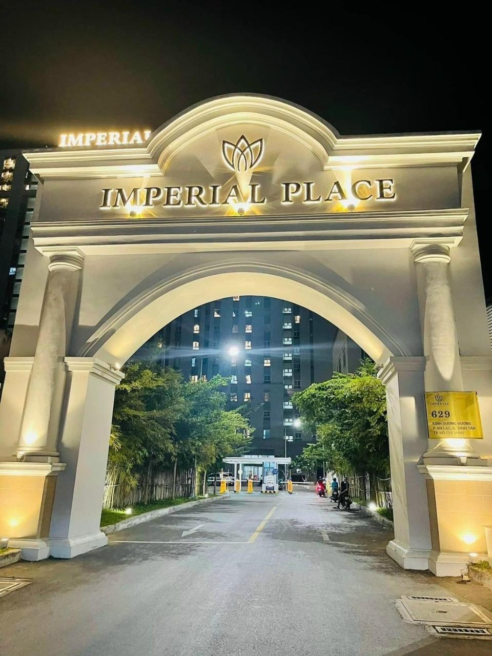 Can Ho Imperial Place Хошимин Екстериор снимка